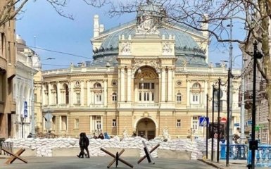 Зеленський заявив про плани окупантів бомбити Одесу