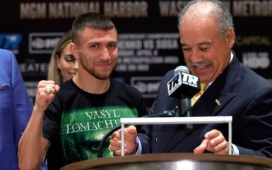 Ломаченко получил драгоценную награду накануне боя: опубликованы фото и видео