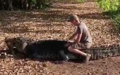 Парень покорил сеть впечатляющими селфи с самым опасным хищником планеты