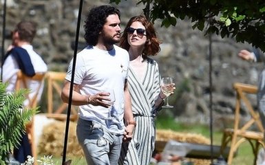 Як зірки "Гри престолів" Кіт Герінгтон і Роуз Леслі проводять медовий місяць: з'явилися фото