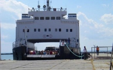 Нетерпеливый россиянин на крымском пароме насмешил соцсети: появилось видео курьеза