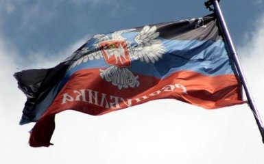 Удар в спину: "ДНР" ввела санкции против "ЛНР"