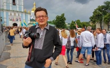 Облитий в Києві кефіром російський блогер відхрестився від антиукраїнських слів
