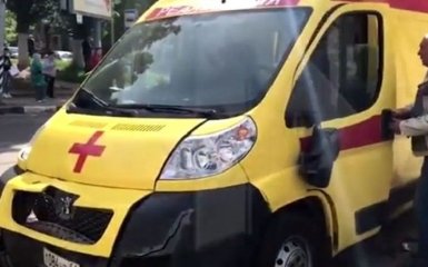 У Росії швидка по дорозі до місця аварії військового Ан-26 збила жіну: опубліковано відео