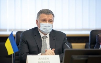 Аваков призывает народ стать на защиту Украины в случае нападения РФ