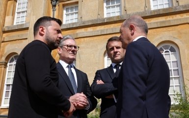 Що відомо про переговори Стармера і Макрона