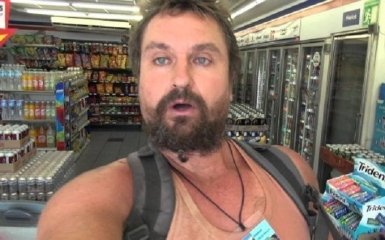 Тисячі людей вимагають депортувати з Мексики російського блогера Макєєва