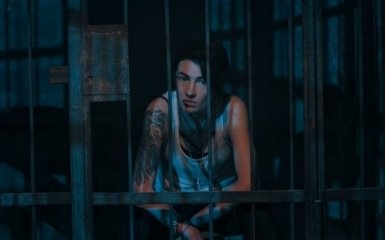 Украинская певица побрилась налысо для нового клипа: опубликовано видео