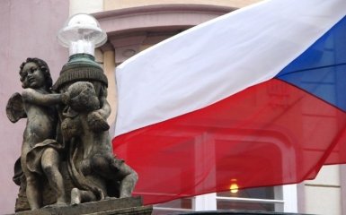Це злочин: у Чехії заборонили виходити без маски на вулицю