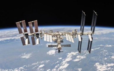 Космический мусор повредил корпус МКС на орбите