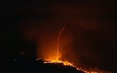 В Португалии сняли "дьявольский" смерч из огня: появилось видео