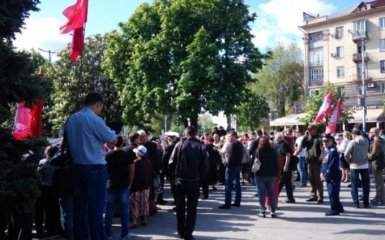 У Запоріжжі сталися сутички між проукраїнськими активістами та учасниками акції "Полк перемоги"