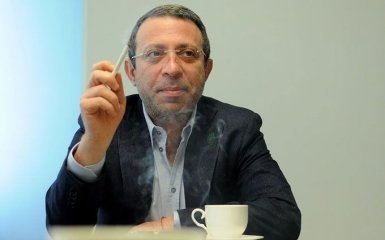 Суд відпустив з України відомого політика