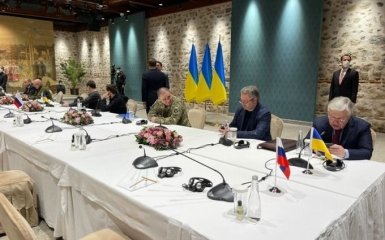 Українська делегація прибула на переговори з РФ до Туреччини