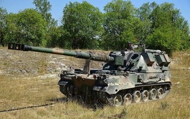 Залужний показав роботу польських гаубиць AHS Krab — відео