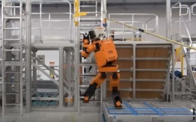 Компанія Honda створила робота-рятувальника у зріст людини: опубліковане відео