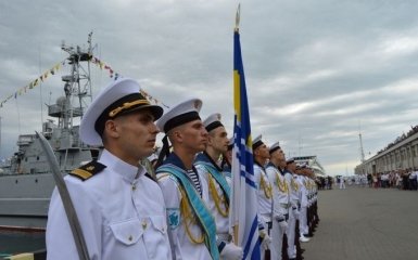 Украина всегда будет морской державой: Порошенко и Гройсман поздравили моряков со 100-летием ВМФ