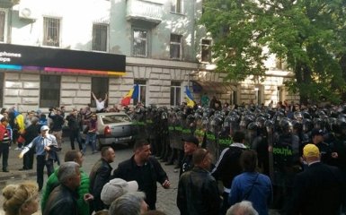 В Кишиневе произошли столкновения протестующих с полицией: опубликованы фото