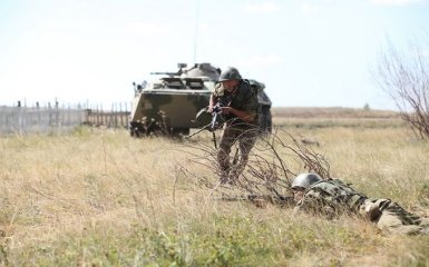 На Донбассе боевики атакуют ВСУ из танков и минометов: погиб украинский защитник