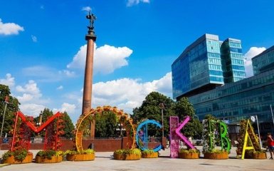 Не хватает расстрелов: фото ресторана в центре Москвы высмеяли в соцсетях