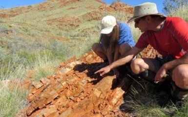 Вчені знайшли сліди найдавнішого життя на Землі