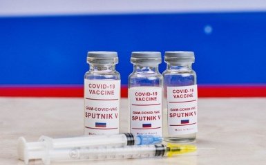У Путіна влаштували скандал Франції через російську вакцину