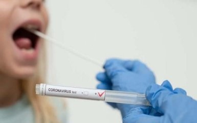 Количество больных коронавирусом в Украине 12 октября продолжает стремительно расти