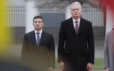 Президент Литви зробив жорстку заяву про РФ у присутності Зеленського