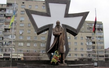 Странные эти россияне: в соцсетях комментируют появление проспекта Бандеры в Киеве