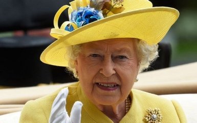92-летняя королева Великобритании вспомнила хобби: появилось фото Елизаветы II на коне