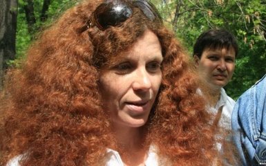 Напад з фекаліями на журналістку: з'явилося відео з місця подій