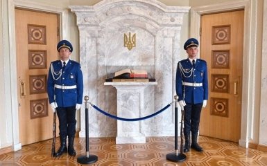 Украина впервые за 311 лет получит оригинал Конституции Филиппа Орлика