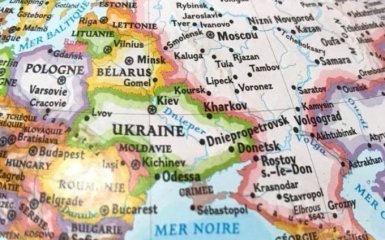 У Франції продавали глобуси з «російським» Кримом