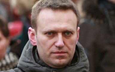Оппозиционеру Навальному впервые за 5 лет выдали загранпаспорт