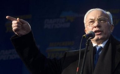 Азаров из Москвы грубо обозвал Яценюка