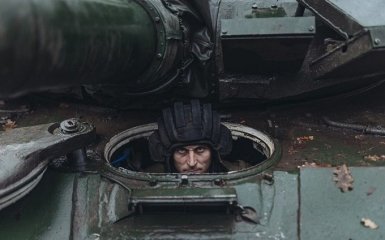 Парламент разрешил военным брать отпуск во время военного положения