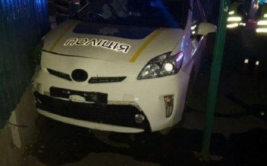 В Киеве полицейские попали в серьезное ДТП: видео с места событий