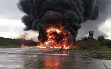 У мережі з'явилися фото загорання російського Ту-22М3 на аеродромі "Сольці"