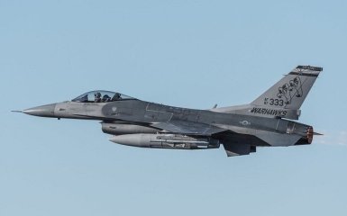 Польша согласилась передать Украине истребители F-16