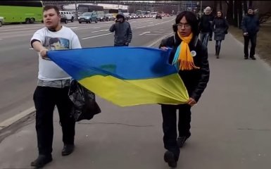 У Росії двох інвалідів затримали за прапор України і слова про Савченко: опубліковано відео