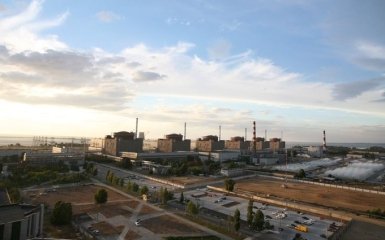Зеленский исключил возможность полной остановки ЗАЭС
