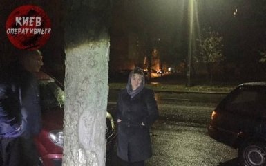 Как мадам Снежана оскорбляла копов: появилось видео с очень пьяной парочкой в Киеве