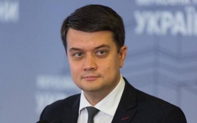 За голосування за деякі відставки депутатам пропонують «по 50-100 тисяч» - Разумков