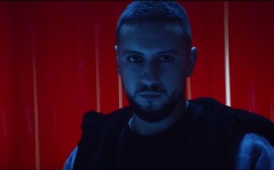 Известный украинский исполнитель представил новый яркий клип: появилось видео