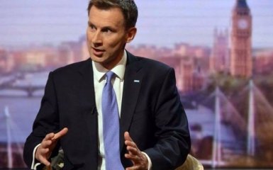 Влада Британії кумедно потролила Зеленського та звернулася до українців