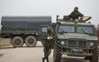 Появились новые фото военной техники, которую Россия сгоняет в Крым