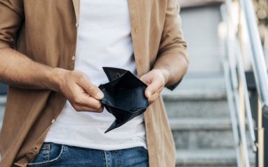 Salary cuts and the "four-day workweek