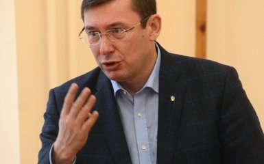 Луценко обвинил Яценюка в срыве безвизового режима
