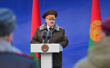 Лукашенко став "повноцінним бійцем" ОМОНу