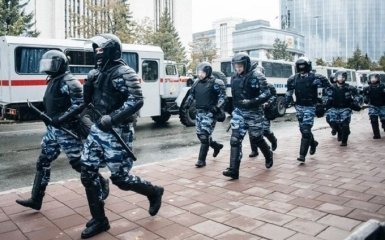 В Москве начались аресты военных